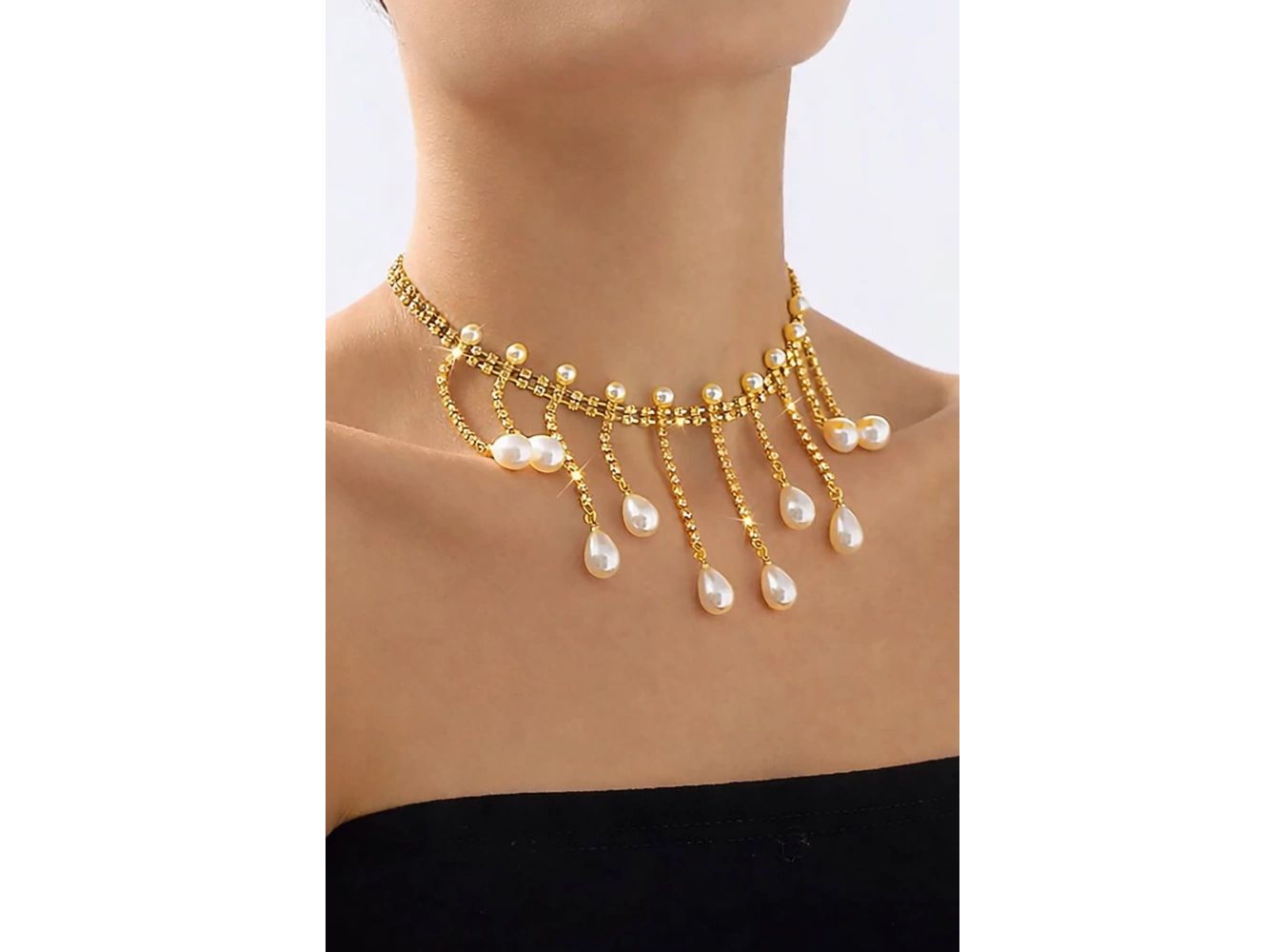 Altın Renk Taş Ve İnci Detaylı Tasarım Abiye Kolye