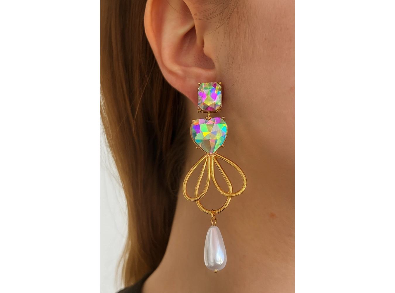 Altın Renk Taş Ve İnci Detaylı Tasarım Küpe (Çift)