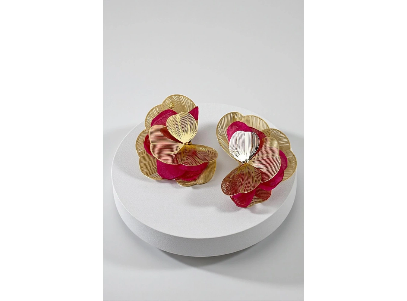 Altın Renk Tasarım Küpe (Çift)