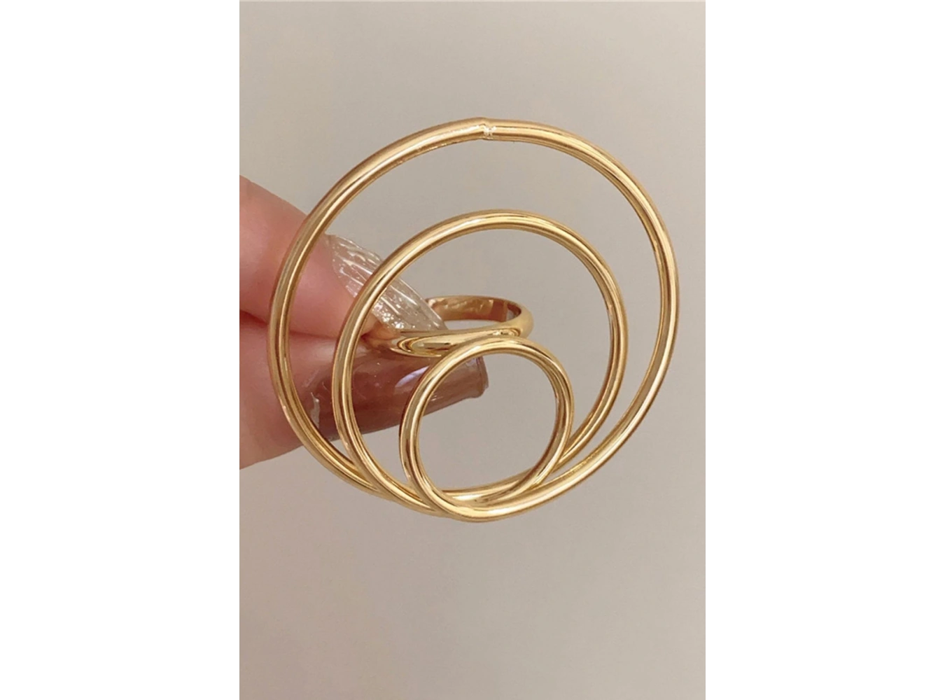 Altın Renk Tasarım Yüzük