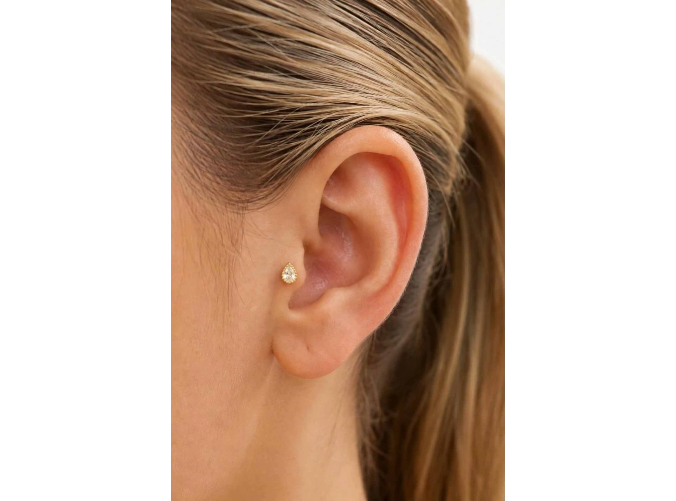 Altın Renk Taşlı Büyük Boy Cerrahi Çelik Tragus/Kıkırdak Küpe/Piercing (Tek)