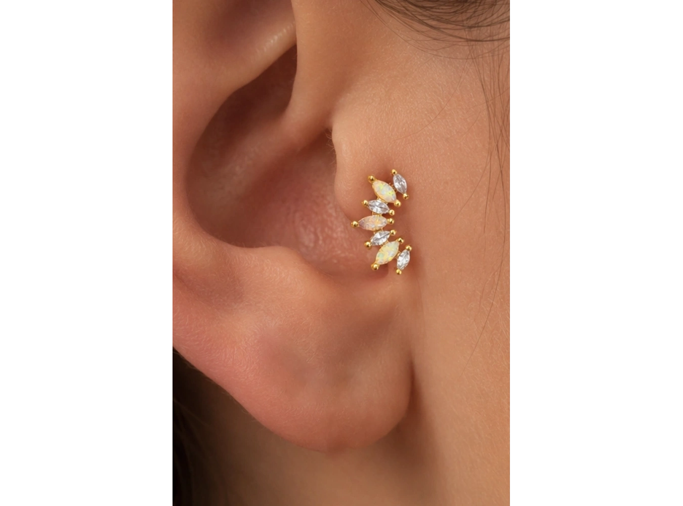 Altın Renk Taşlı Cerrahi Çelik Tragus/Kıkırdak Küpe/Piercing (Tek)