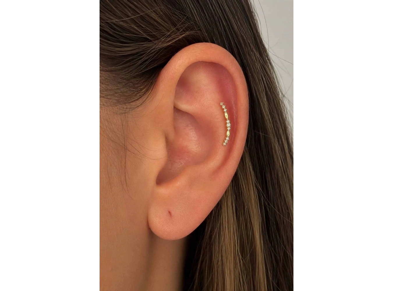 Altın Renk  Taşlı Cerrahi Çelik Tragus/Kıkırdak Küpe/Piercing (Tek)