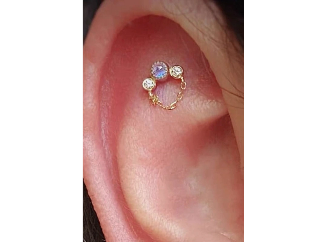 Altın Renk Taşlı Cerrahi Çelik Tragus/Kıkırdak Küpe/Piercing (Tek)