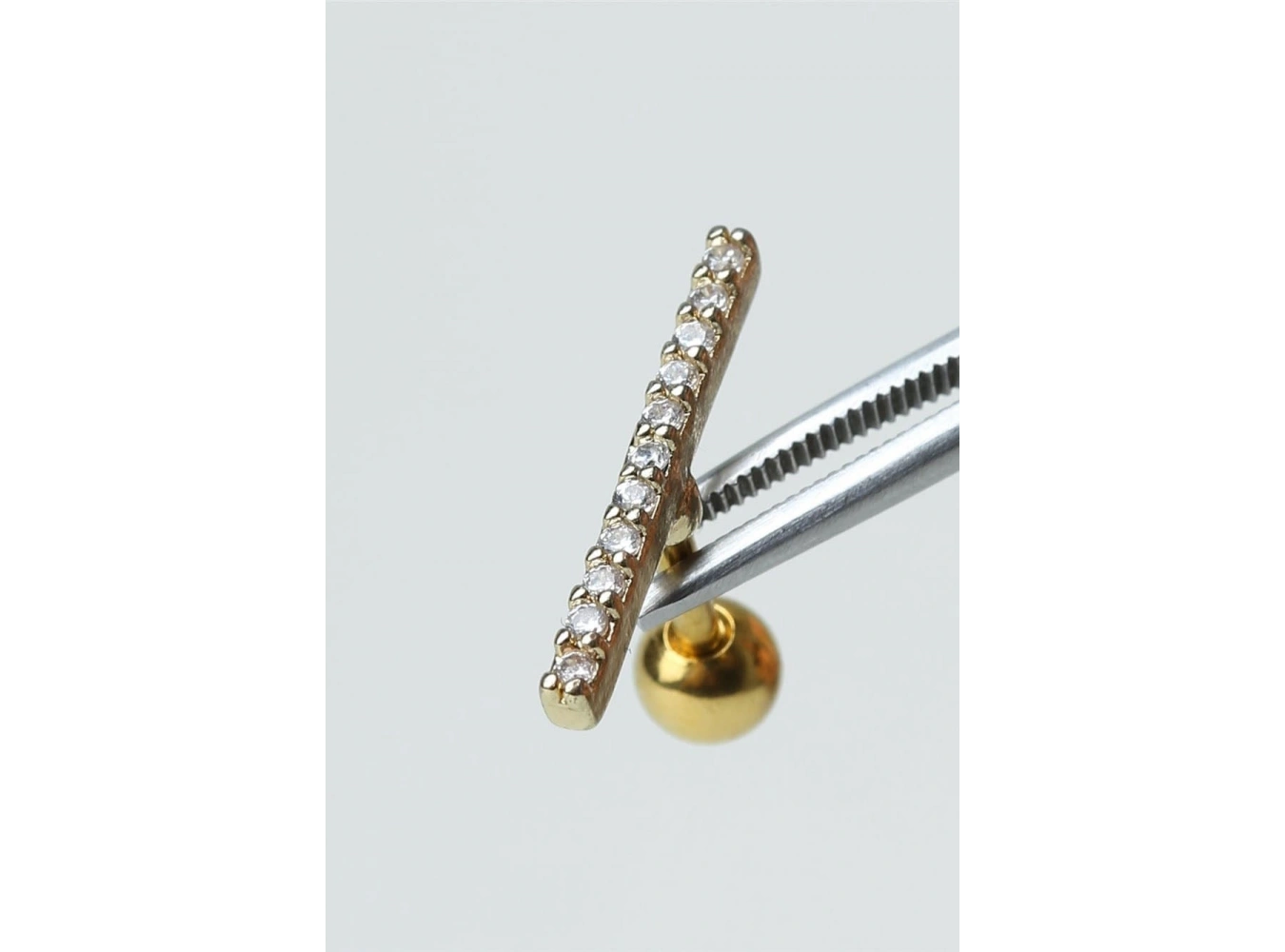 Altın Renk Taşlı Cerrahi Çelik Tragus/Kıkırdak Küpe/Piercing (Tek)
