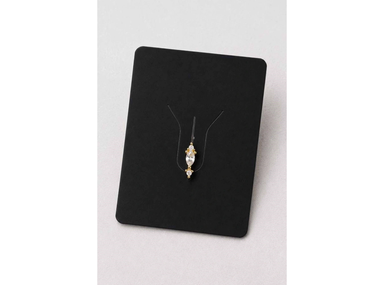 Altın Renk Taşlı Cerrahi Çelik Tragus/Kıkırdak Küpe/Piercing (Tek)