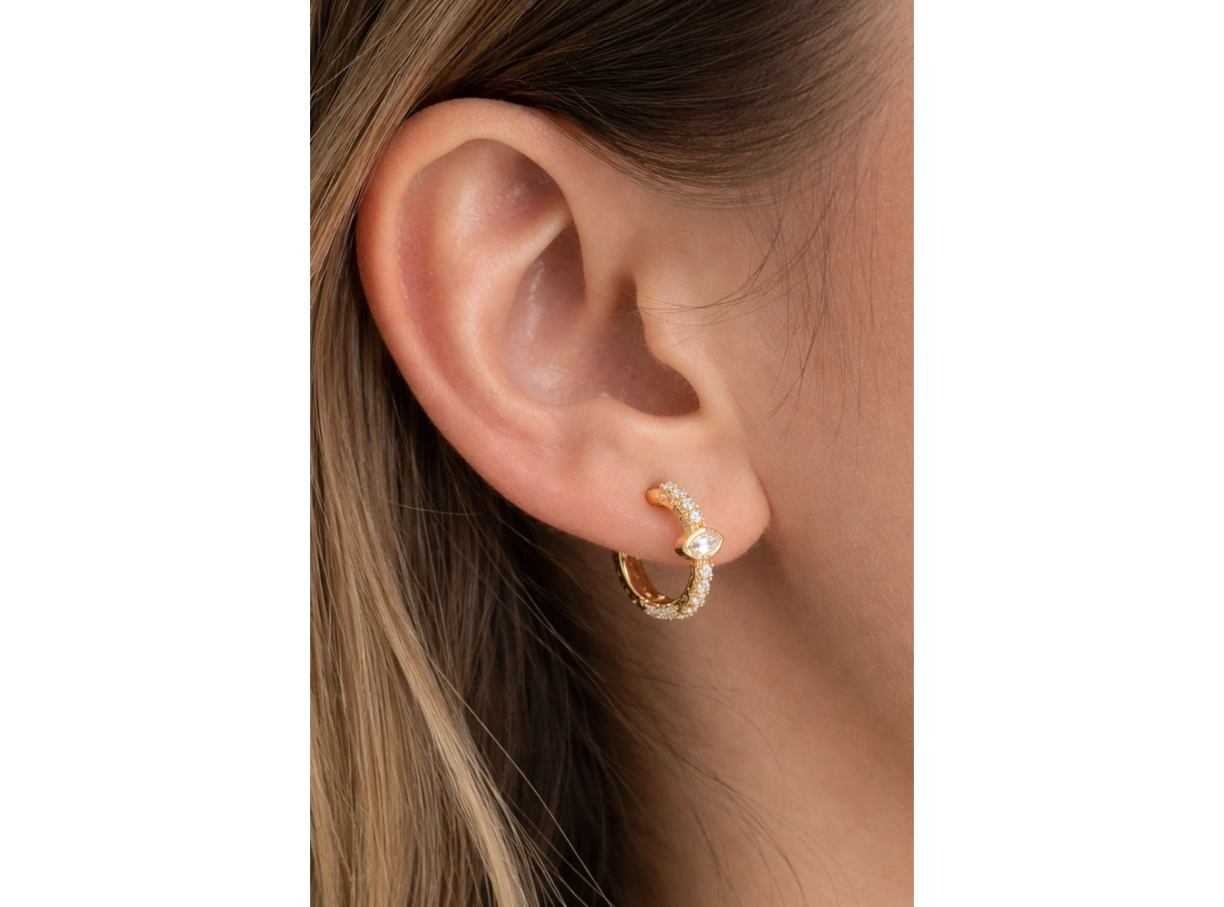 Altın Renk Taşlı Halka Küpe (Çift)