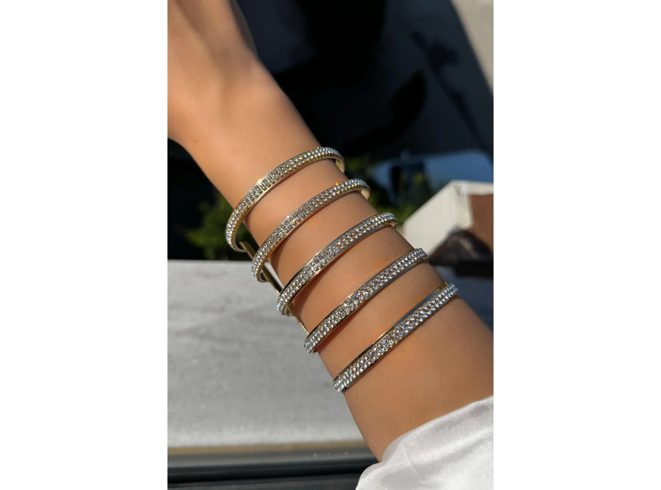 Altın Renk Taşlı Kelepçe Bileklik