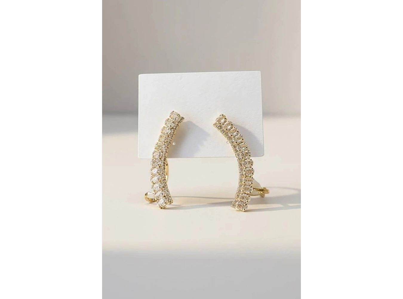 Altın Renk Taşlı Kulak Aksesuarı (Çift)