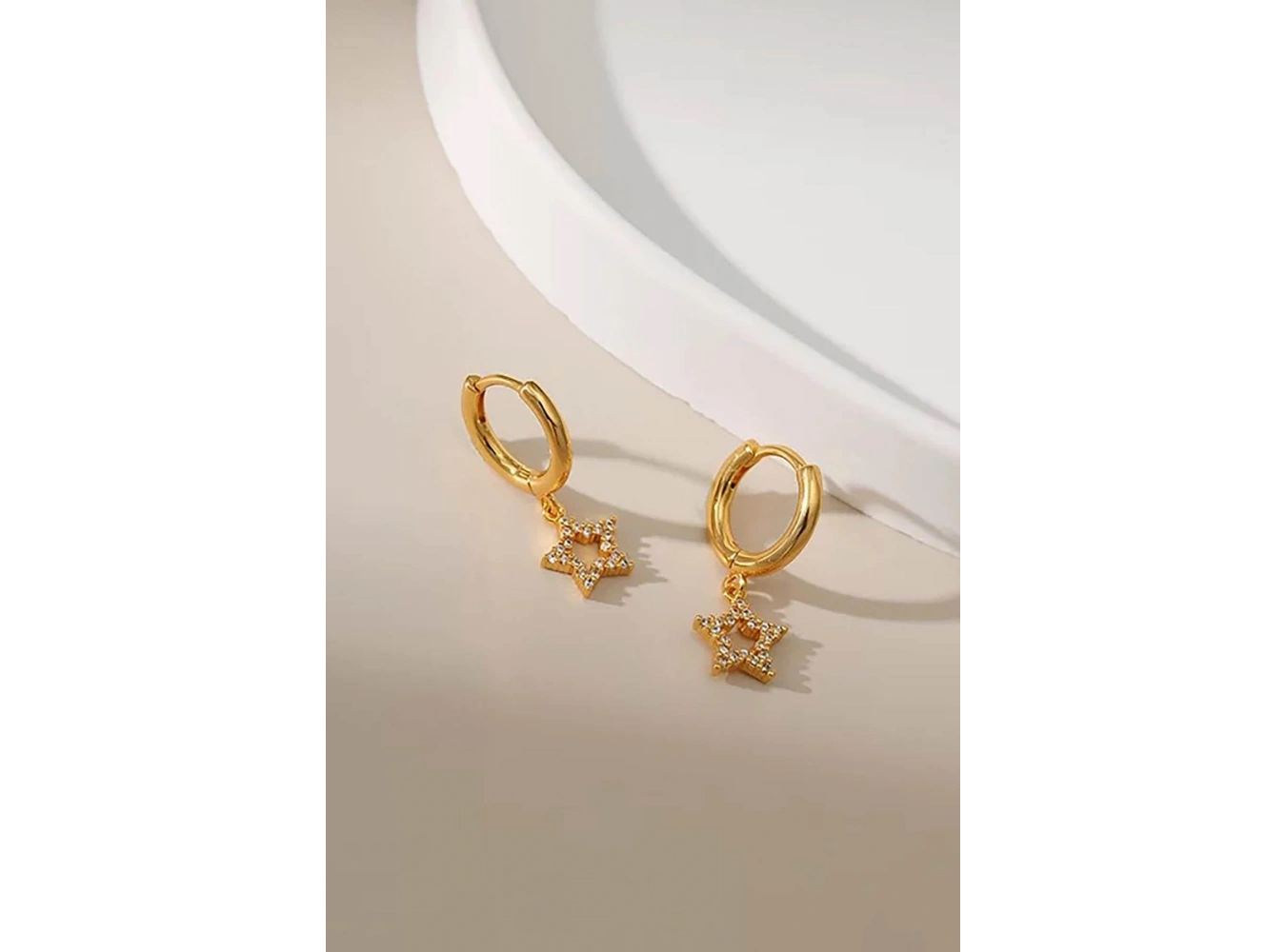 Altın Renk Taşlı Yıldız Figürlü Halka Tx Küpe (Çift)