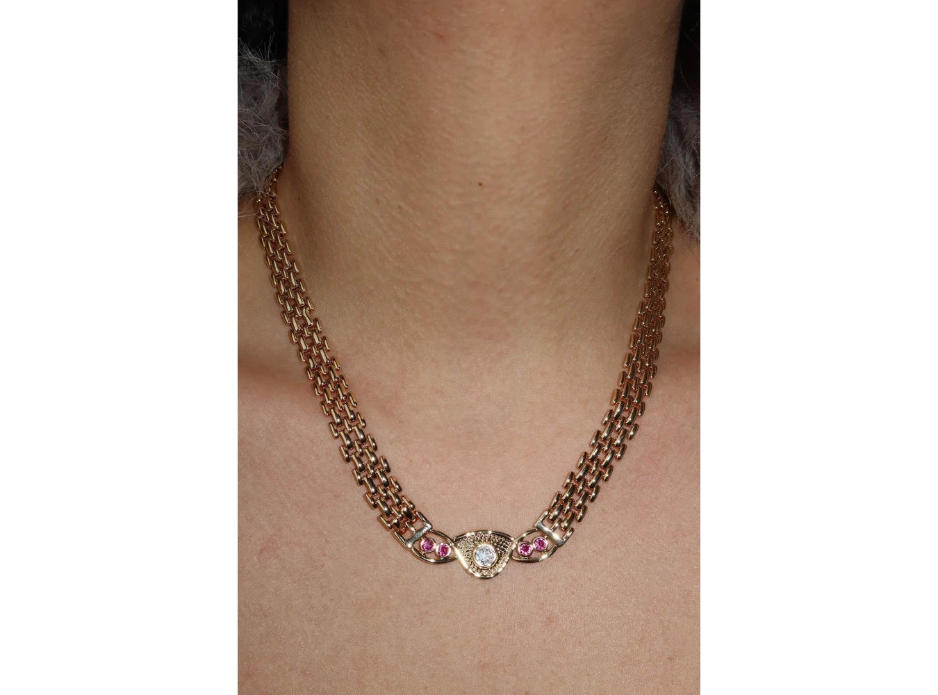 Altın Renk Taşlı Zincir Detaylı VİP YSX Kolye