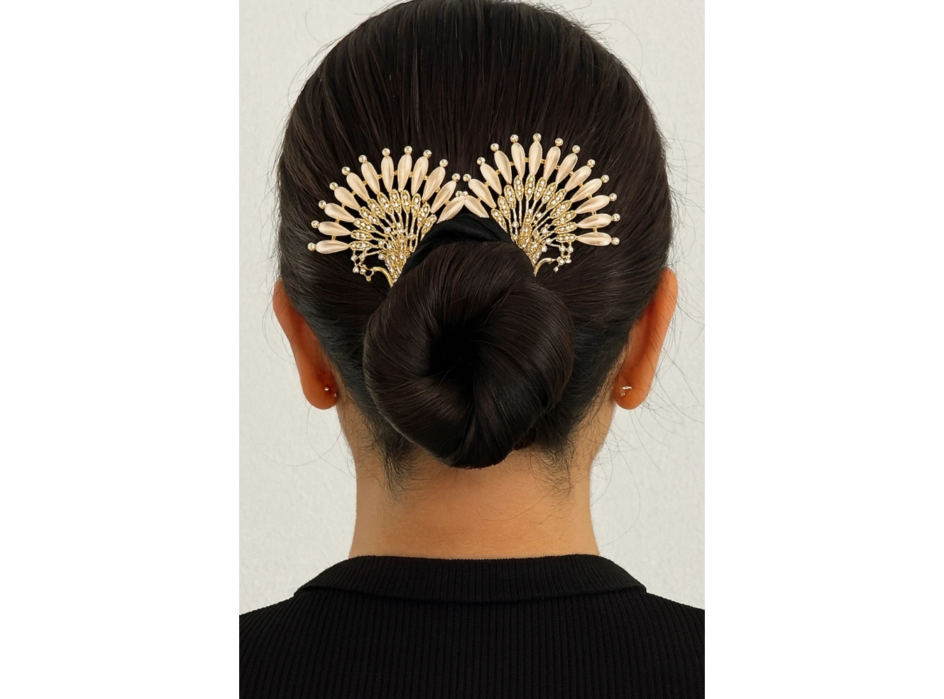 Altın Renk Tavus Kuşu Figürlü Taş Detaylı Topuz Tokası