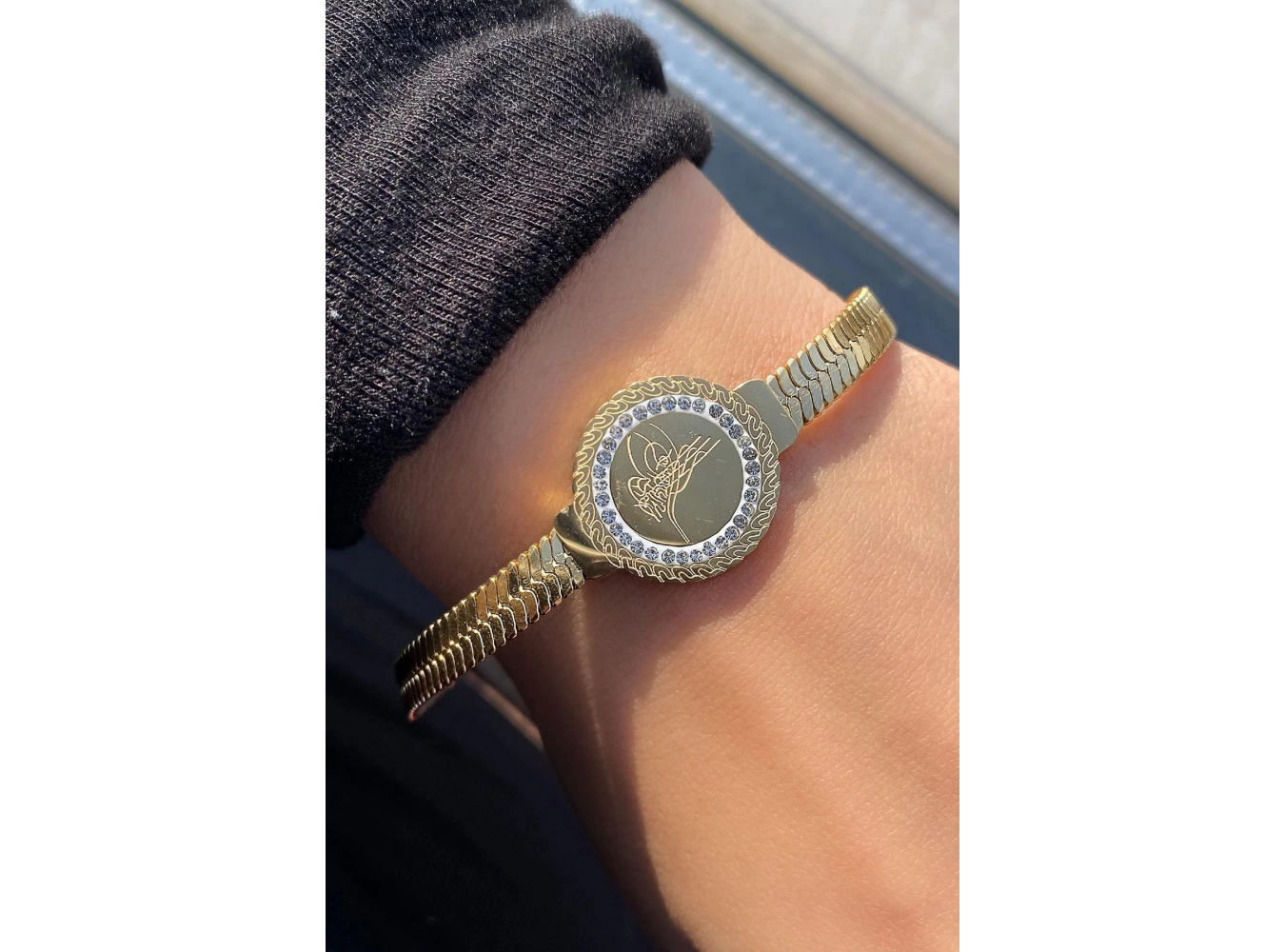 Altın Renk Tuğra Figürlü Çelik Bileklik