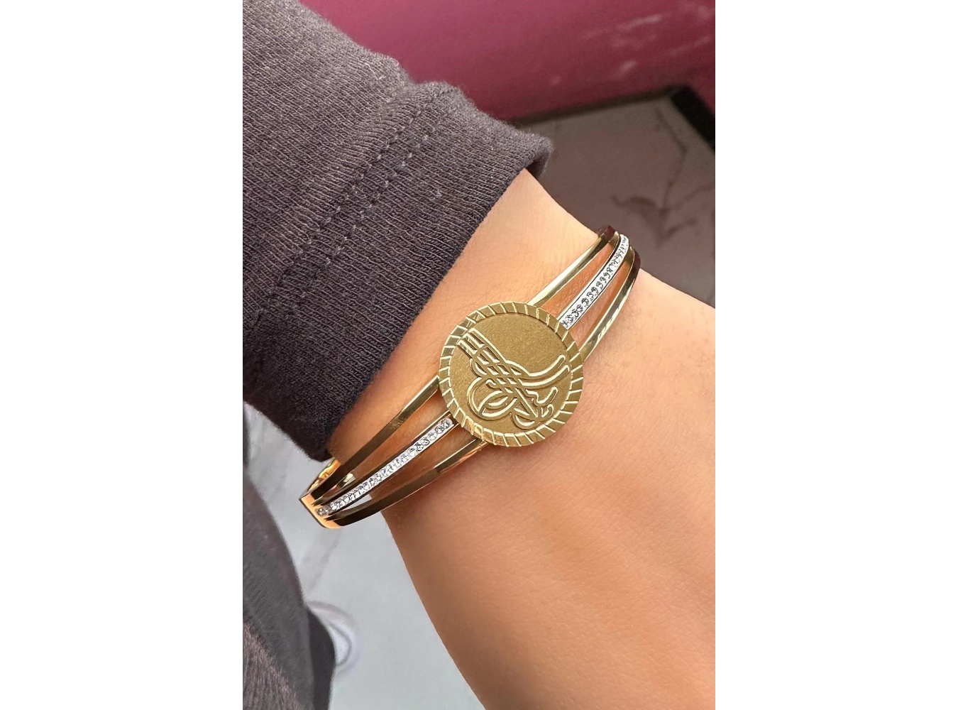 Altın Renk Tuğra Figürlü Çelik Kelepçe Bileklik