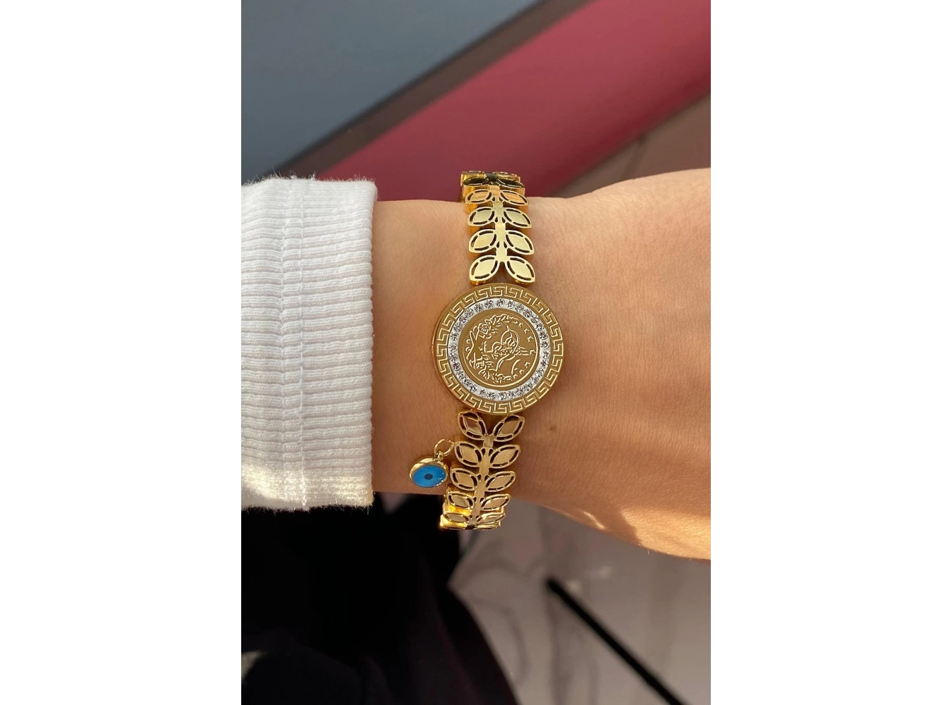 Altın Renk Tuğra Figürlü Çelik Kelepçe Bileklik