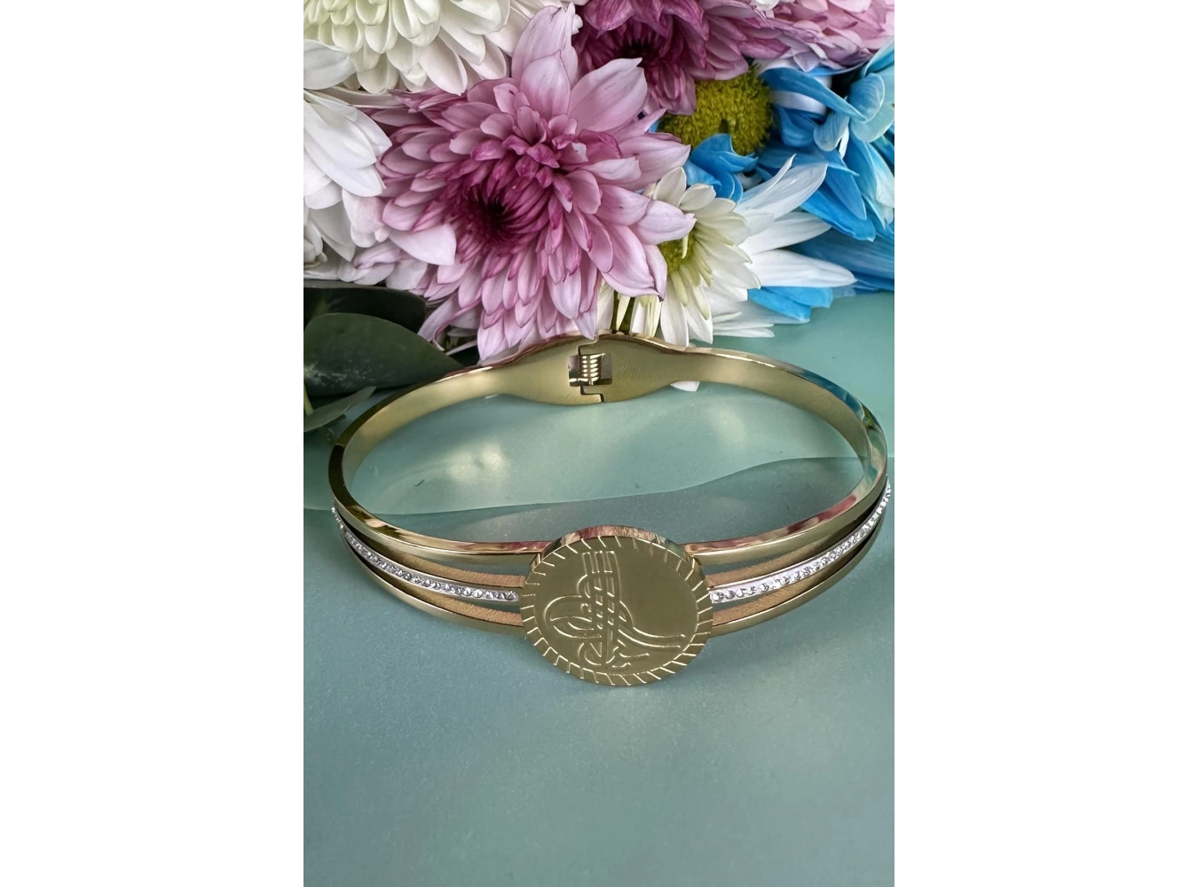 Altın Renk Tuğra Figürlü Çelik Kelepçe Bileklik