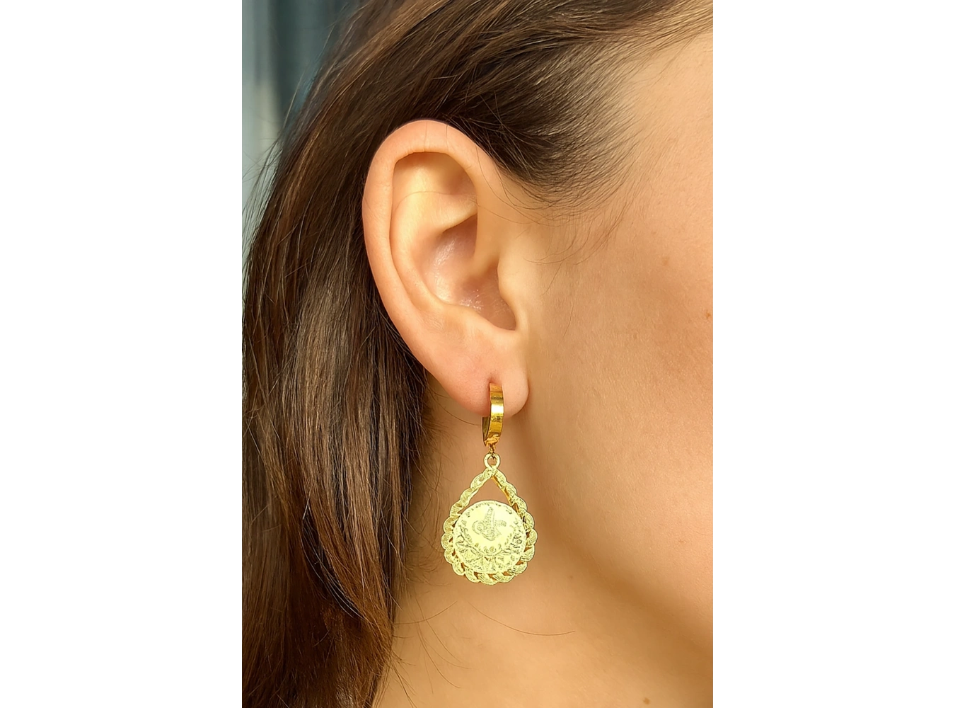 Altın Renk Tuğra Figürlü Çelik Küpe (Çift)