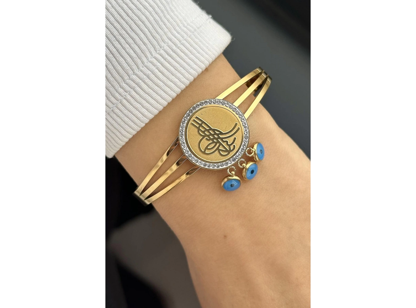 Altın Renk Tuğra Figürlü Nazar Boncuk Detaylı Çelik Kelepçe Bileklik