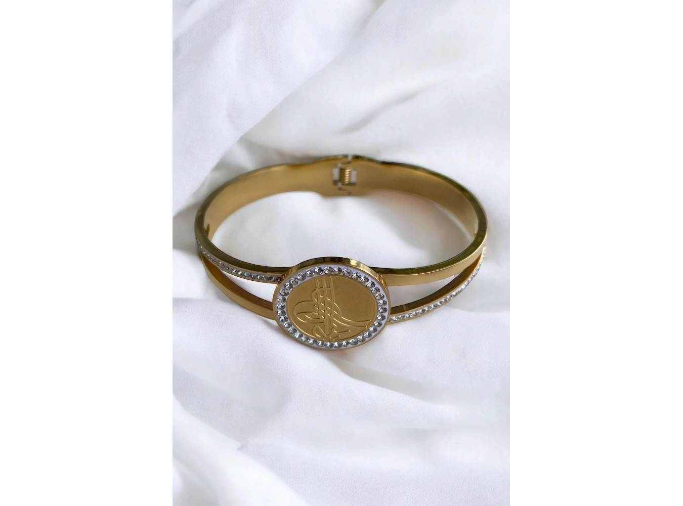 Altın Renk Tuğra Figürlü Taşlı Çelik Bileklik