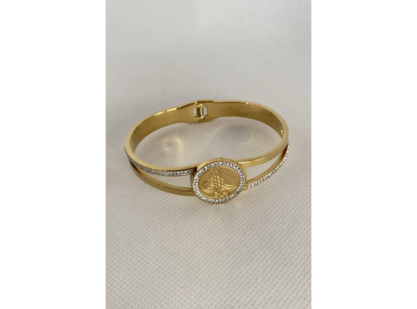 Altın Renk Tuğra Figürlü Taşlı Çelik Kelepçe Bileklik