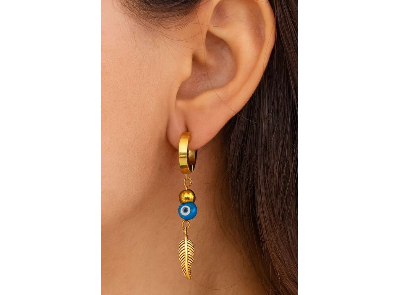 Altın Renk Tüy Figürlü Çelik Küpe (Çift)