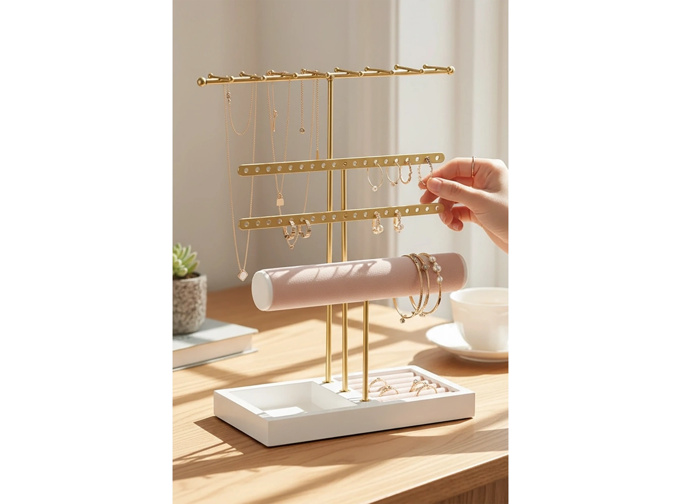 Altın Renk Üç Katlı Saat/Bileklik Takı Standı