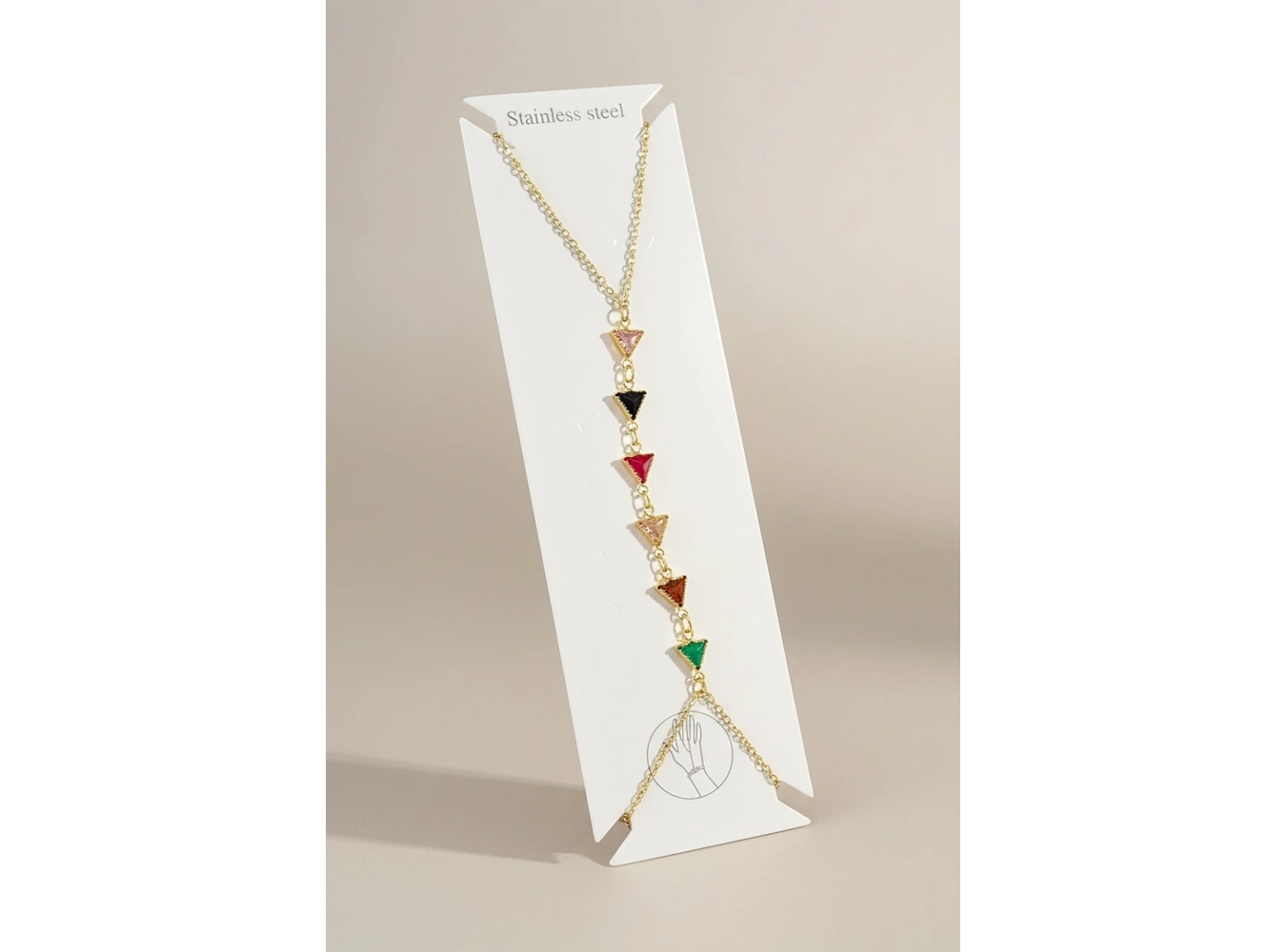 Altın Renk Üçgen Figürlü Taş Detaylı  Çelik Şahmeran