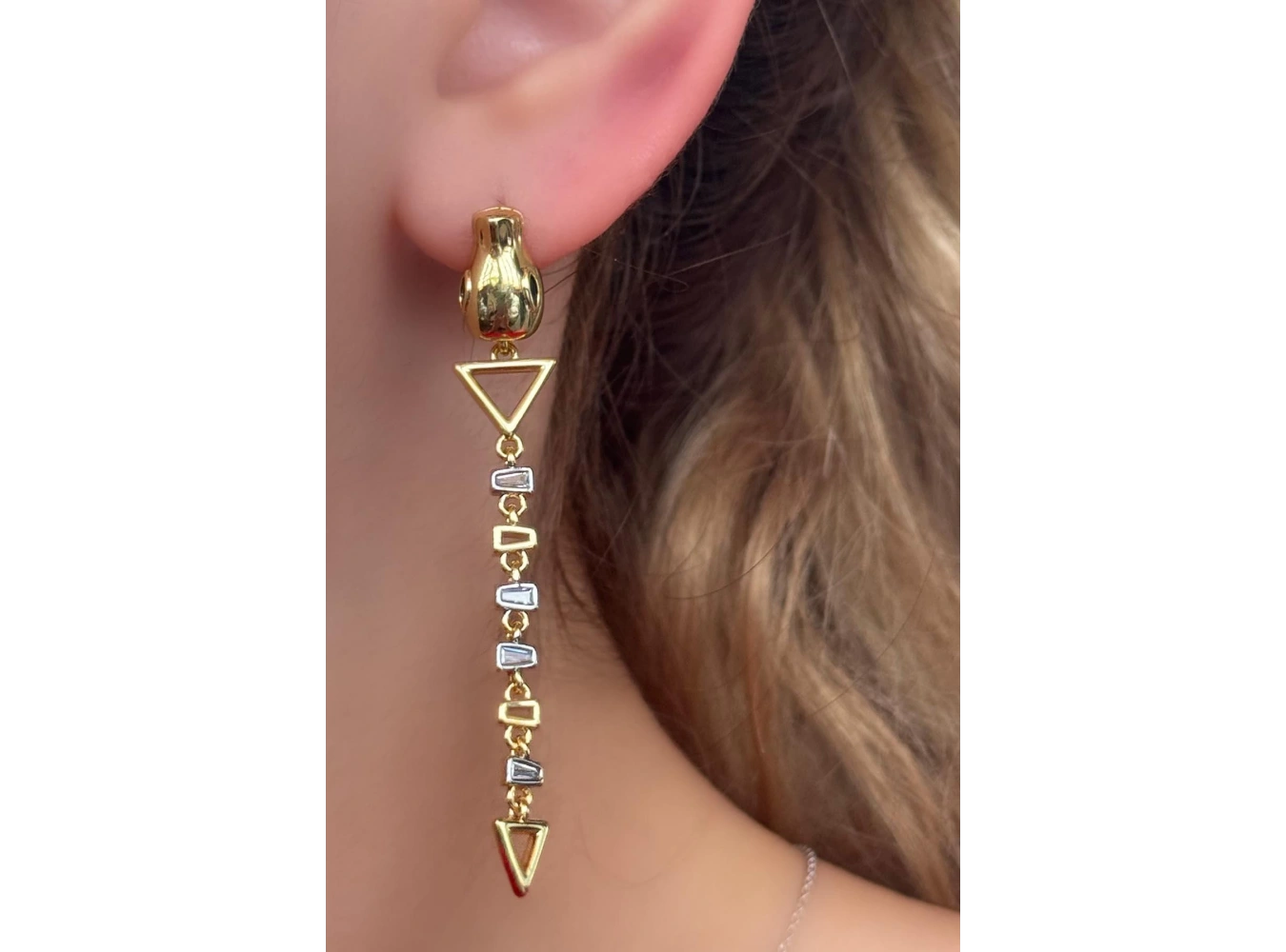 Altın Renk Vip Taş Detaylı YSX Küpe (Çift)