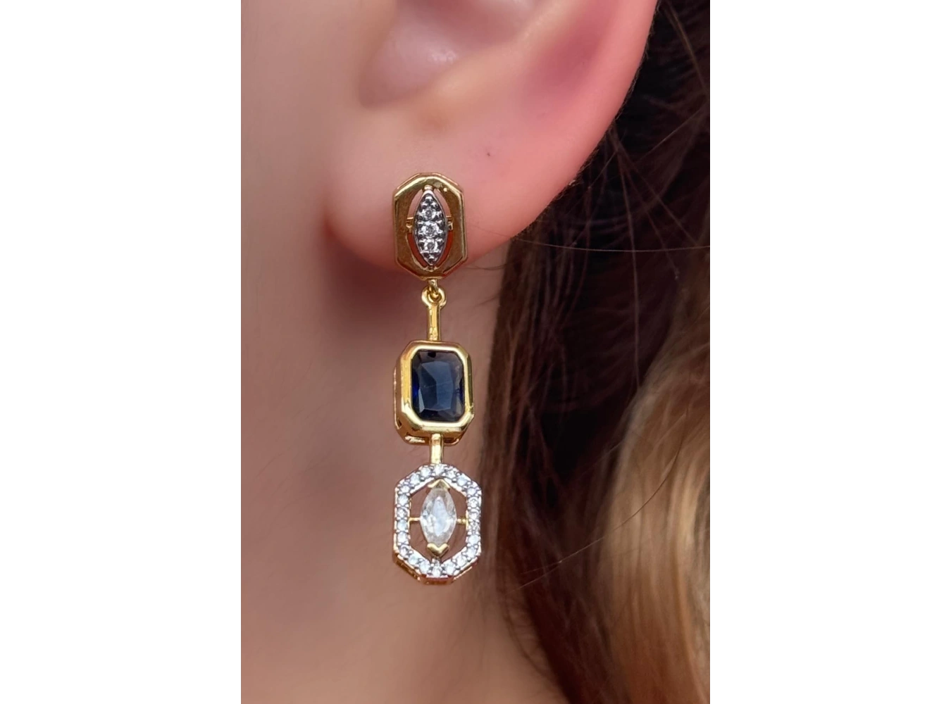 Altın Renk Vip Taş Detaylı YSX Küpe (Çift)