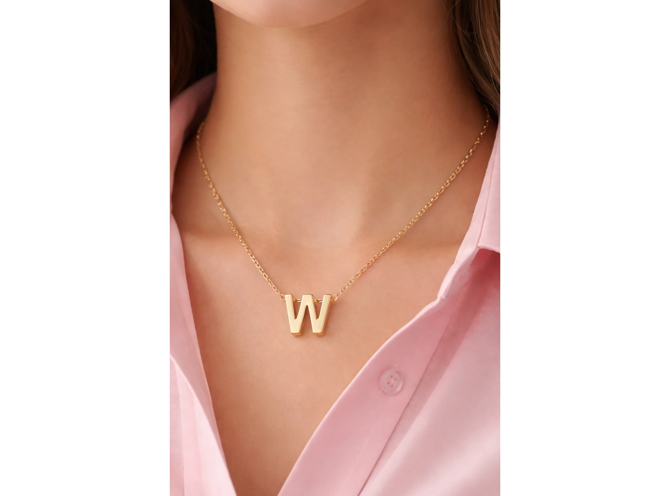 Altın Renk W Harf Çelik Kolye