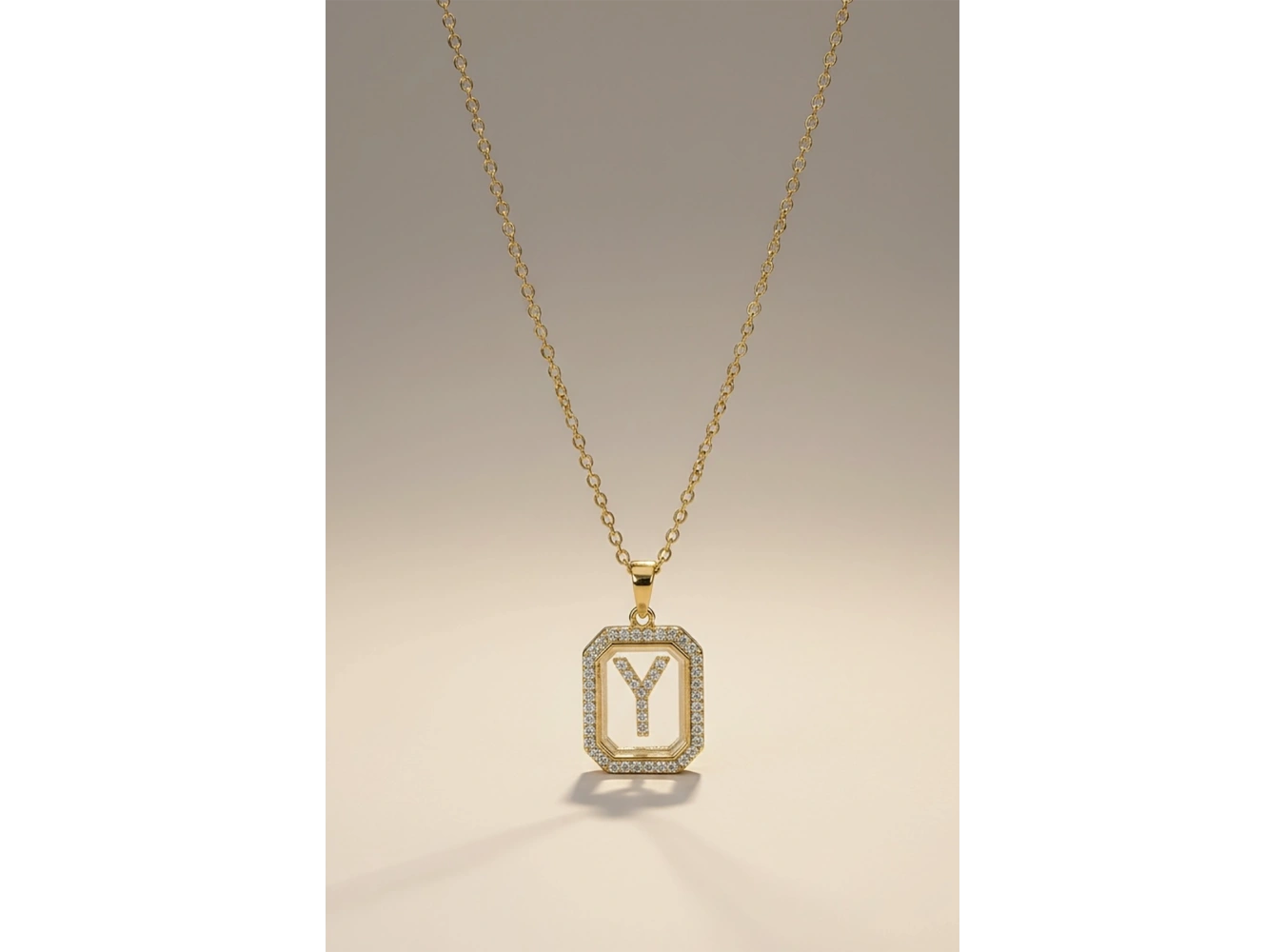 Altın Renk Y Harf Taş Detaylı Çelik Kolye