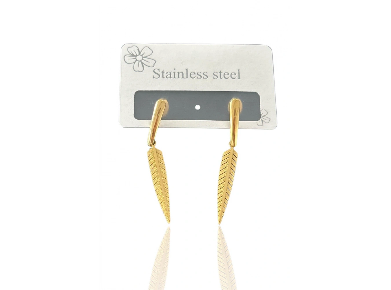 Altın Renk Yaprak Figürlü Çelik Küpe (Çift)