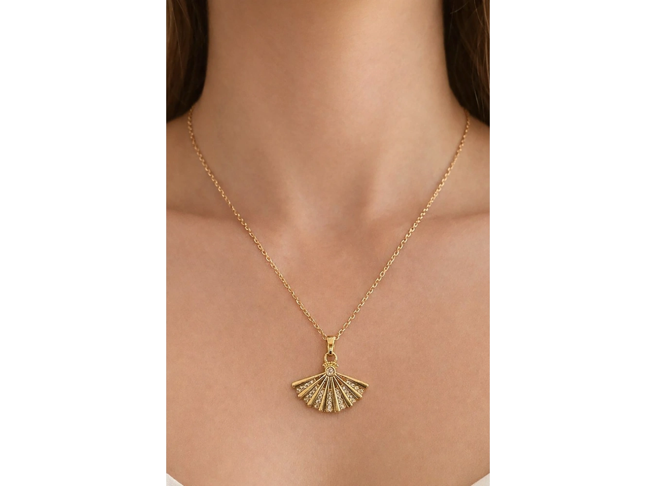 Altın Renk Yelpaze Figürlü Çelik Kolye