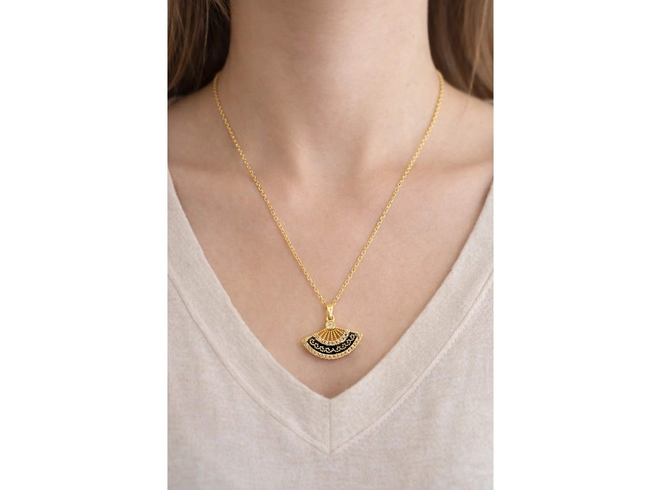 Altın Renk Yelpaze Figürlü Çelik Kolye