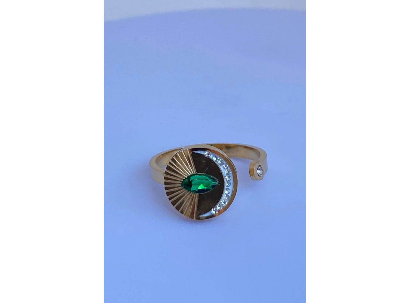 Altın Renk Yeşil Taş Detaylı Ayarlanabilir Çelik Yüzük