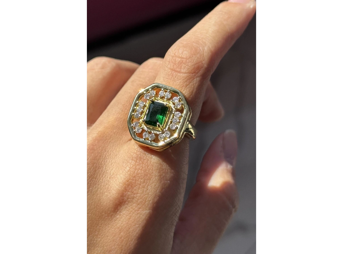 Altın Renk Yeşil Taş Detaylı Ayarlanabilir Yüzük