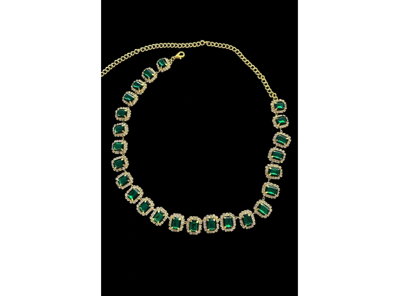 Altın Renk Yeşil Taş Detaylı Tasarım Abiye Kolye