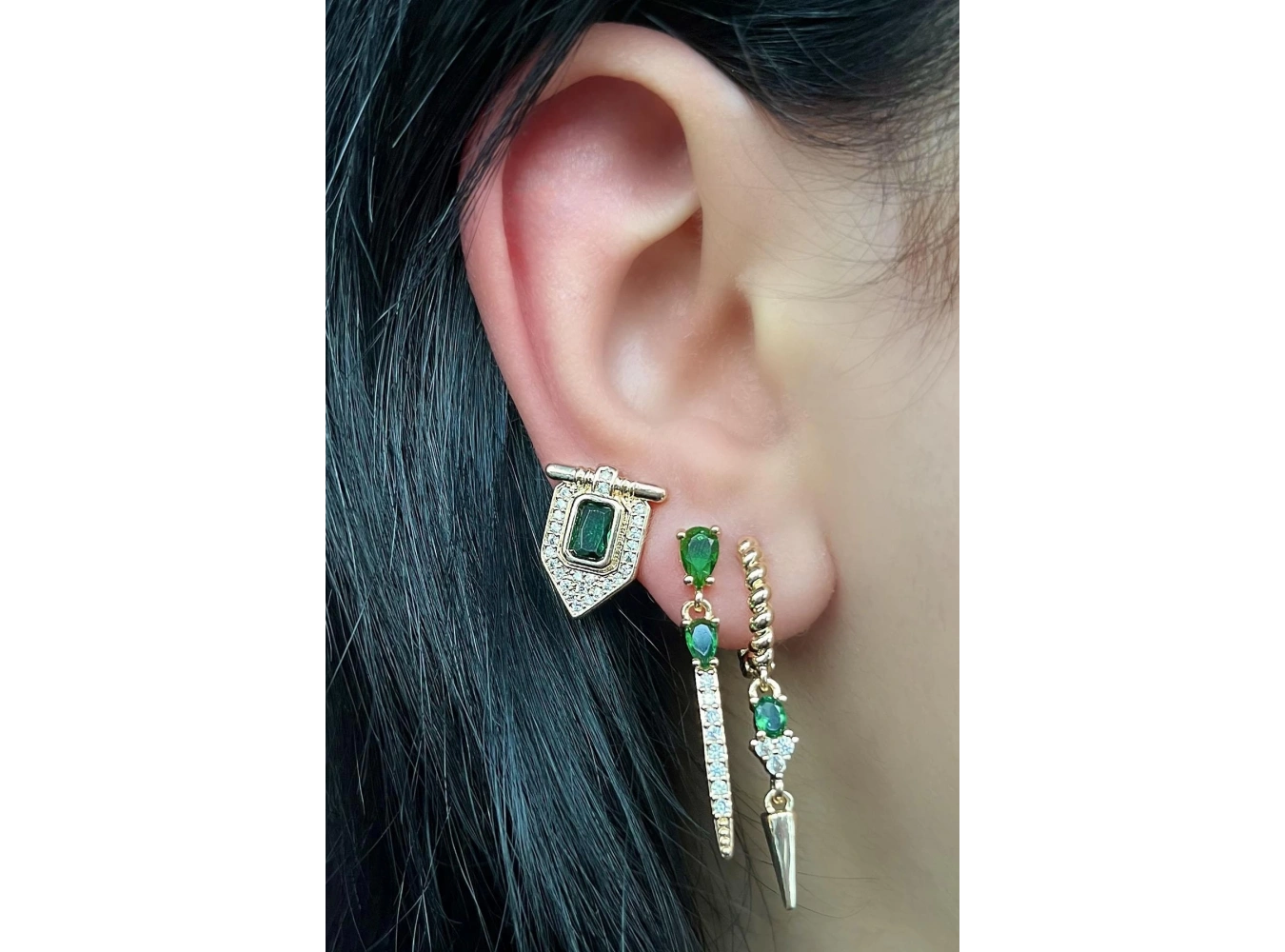 Altın Renk Yeşil Taş Detaylı VİP 3lü YSX Küpe Set