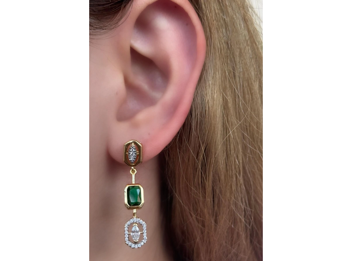 Altın Renk Yeşil Taş Detaylı YSX Küpe (Çift)