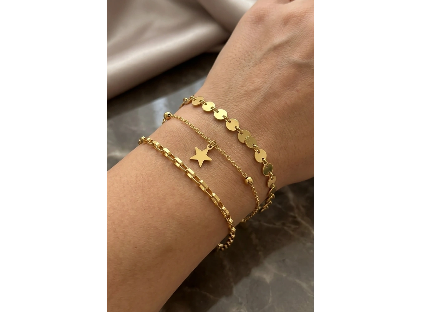 Altın Renk Yıldız Figürlü 3lü Çelik Bileklik