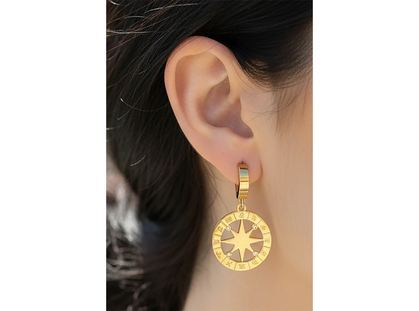 Altın Renk Yıldız Figürlü Çelik Küpe (Çift)