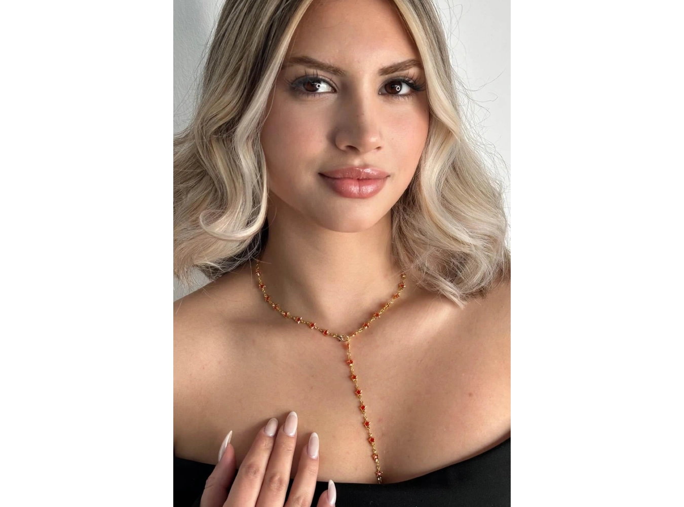 Altın Renk Yıldız Figürlü Çelik Y Kolye