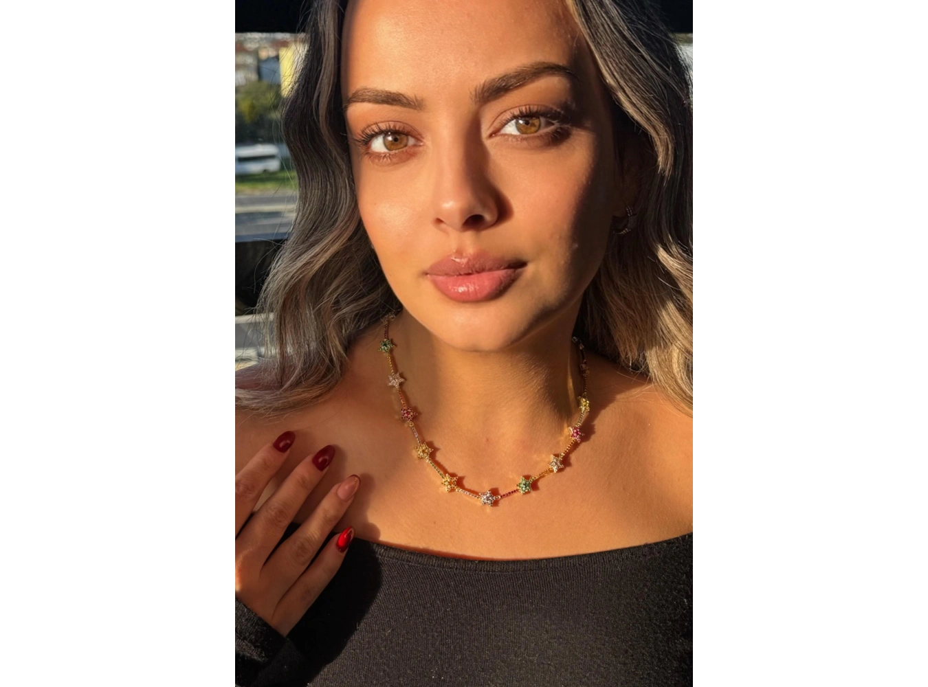 Altın Renk  Yıldız Figürlü Renkli Taş Detaylı Altın Kaplama VİP Kolye