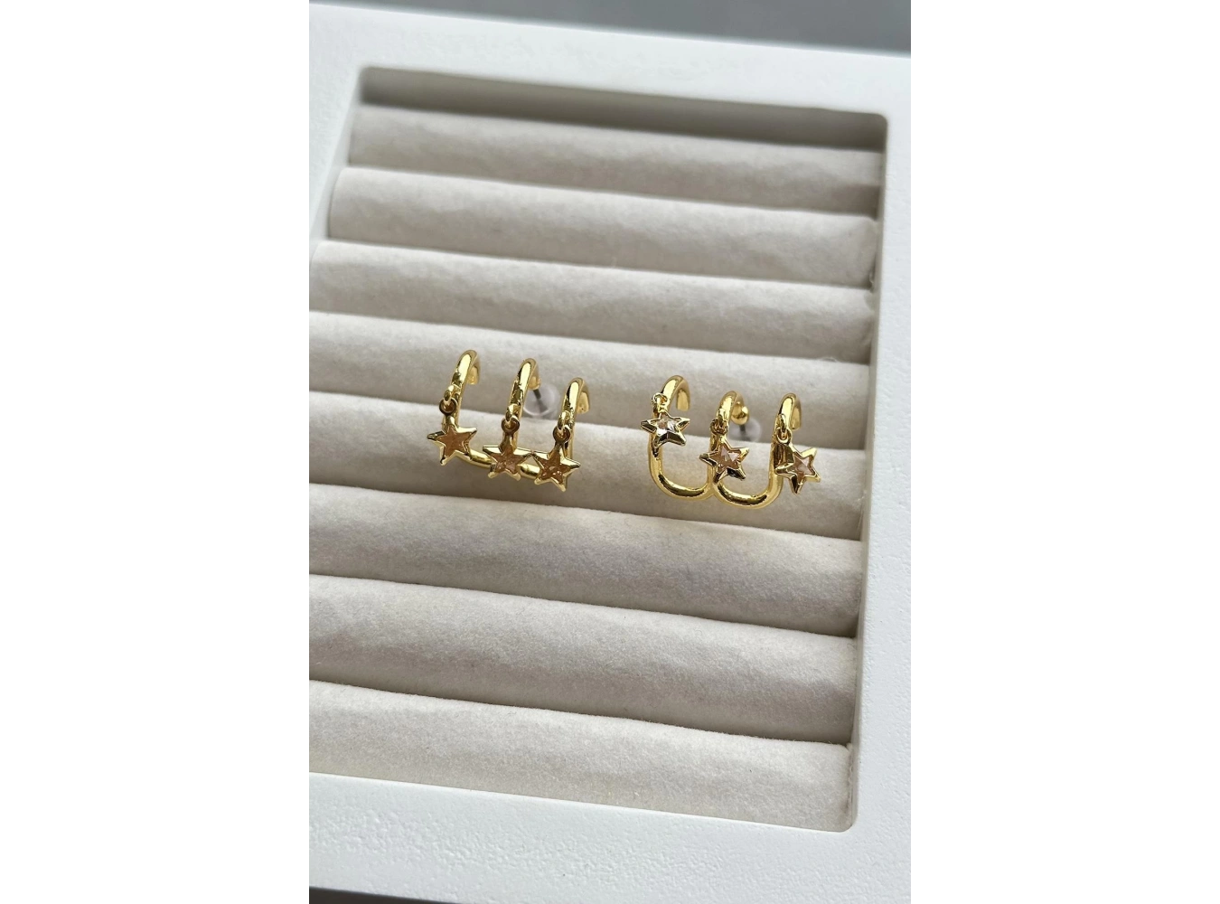 Altın Renk Yıldız Figürlü Taş Detaylı 3lü Görünümlü Küpe (Çift)