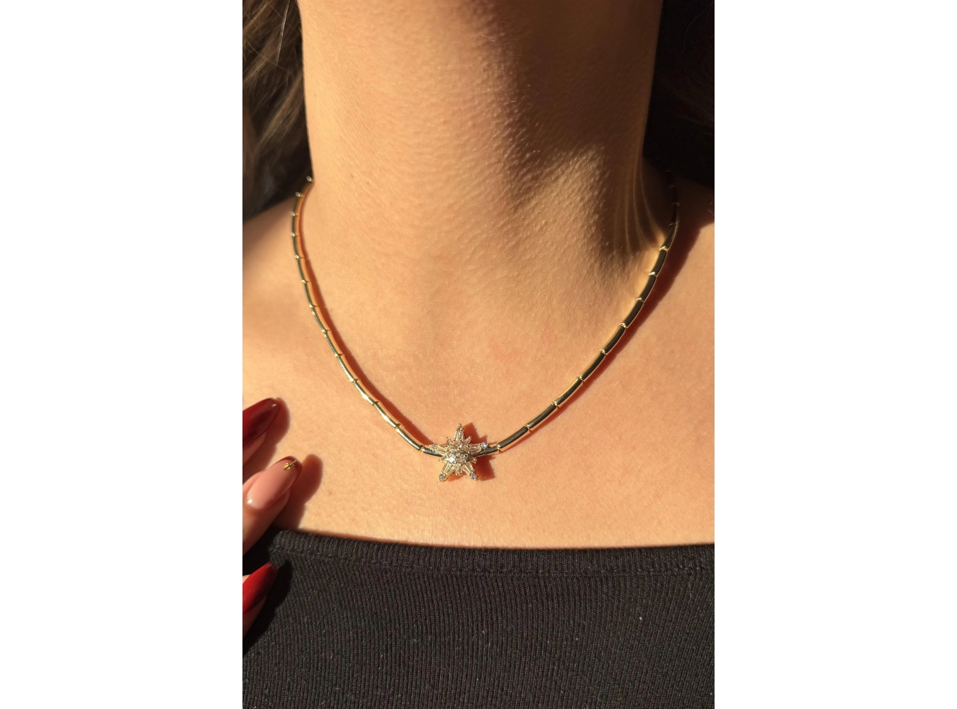 Altın Renk Yıldız Figürlü Taş Detaylı Altın Kaplama VİP Kolye