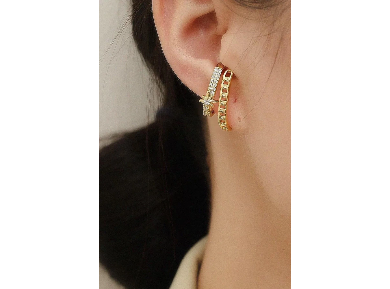 Altın Renk Yıldız Figürlü Taş Detaylı Ear Cuff (Tek)
