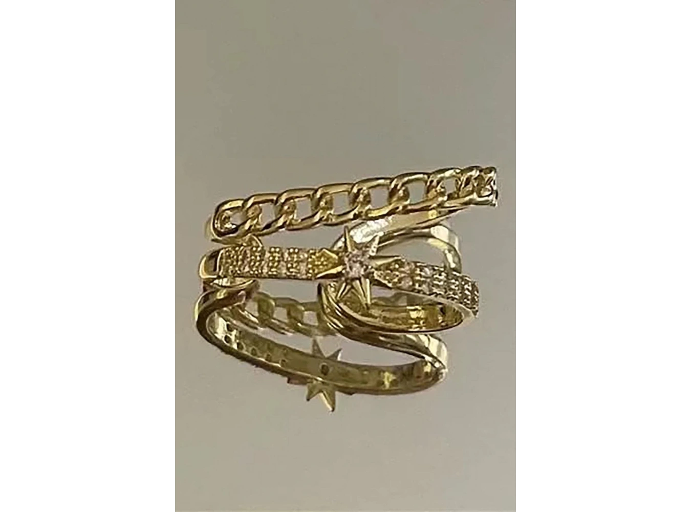 Altın Renk Yıldız Figürlü Taş Detaylı Ear Cuff (Tek)