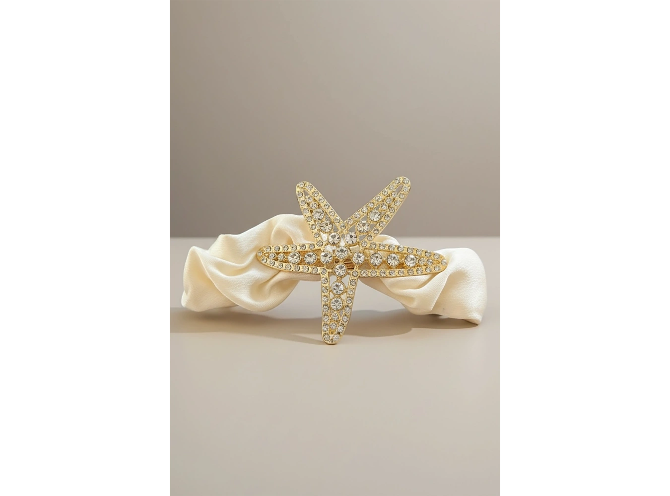 Altın Renk Yıldız Figürlü Taş Detaylı Lastik Toka