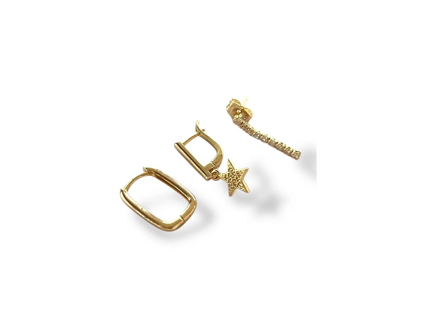 Altın Renk Yıldız Figürlü Taş Detaylı  VİP 3lü YSX Küpe Set