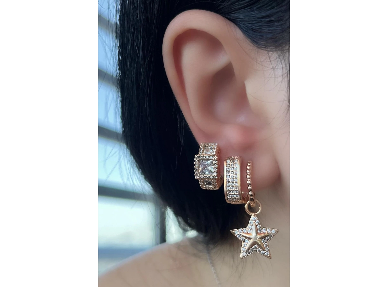 Altın Renk Yıldız Figürlü Taş Detaylı VİP 3lü YSX Küpe Set